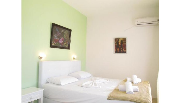 Irini Studios poza 2