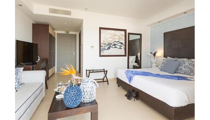 The Royal Blue A Luxury Beach Resort poza 7