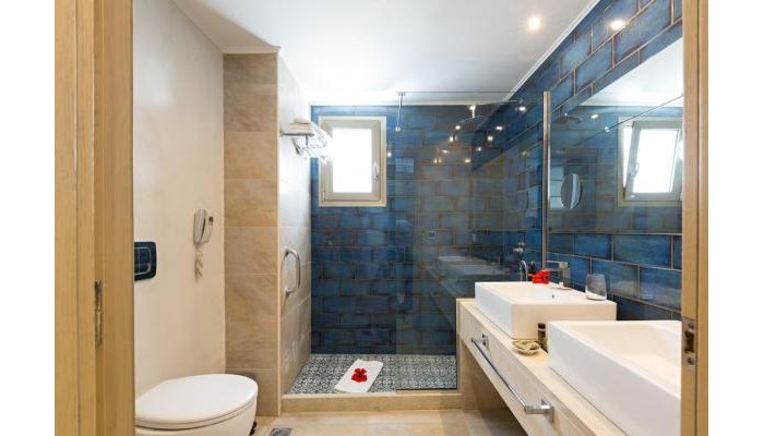 The Royal Blue A Luxury Beach Resort poza 6