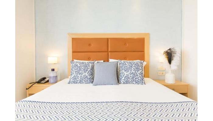 The Royal Blue A Luxury Beach Resort poza 4