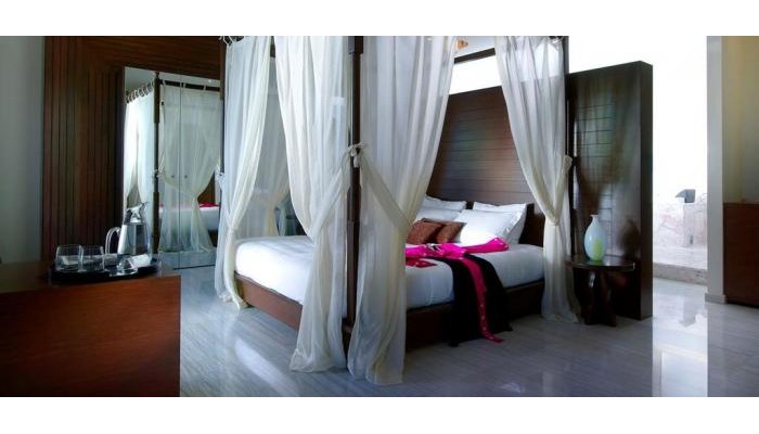 The Royal Blue A Luxury Beach Resort poza 8