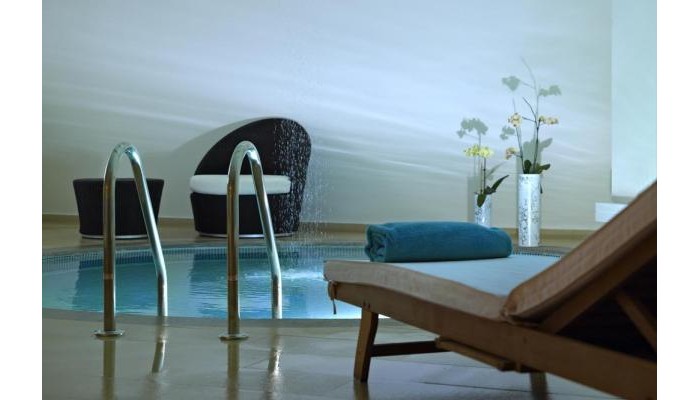 The Royal Blue A Luxury Beach Resort poza 10