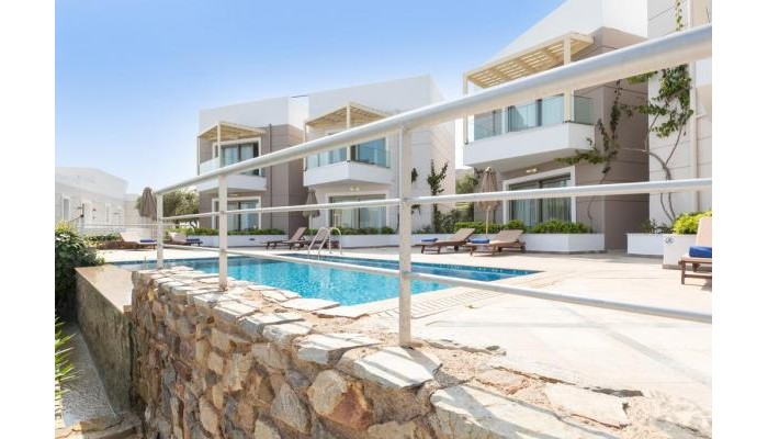 The Royal Blue A Luxury Beach Resort poza 9