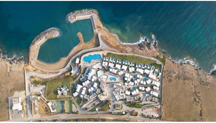 The Royal Blue A Luxury Beach Resort poza 1