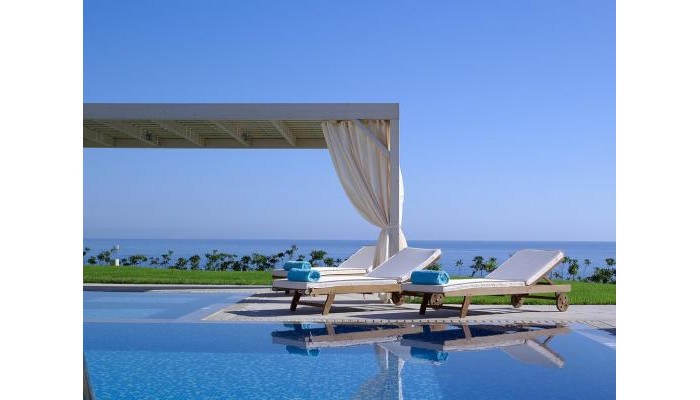 The Royal Blue A Luxury Beach Resort poza 2