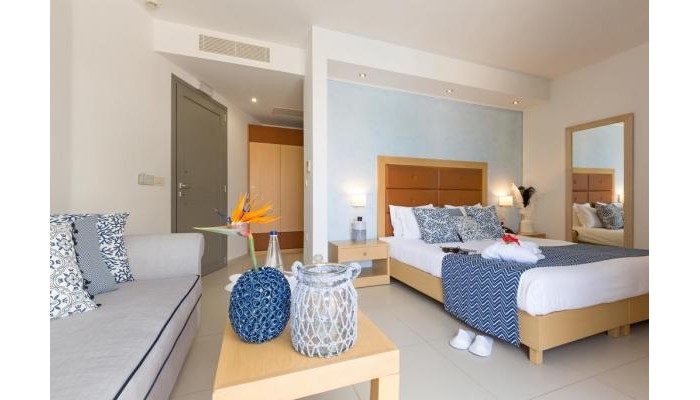 The Royal Blue A Luxury Beach Resort poza 5