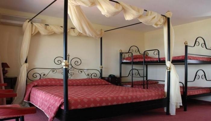 Hotel Kriopigi poza 5