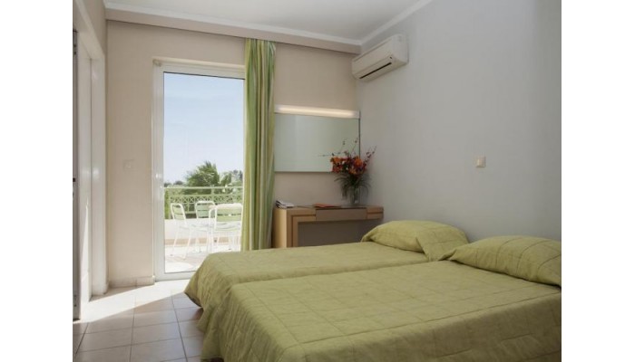 Hotel Sovereign Beach poza 4