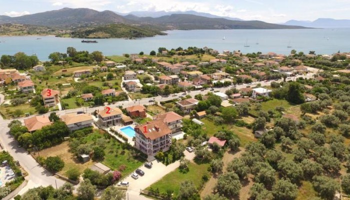 Christina Studios poza 3