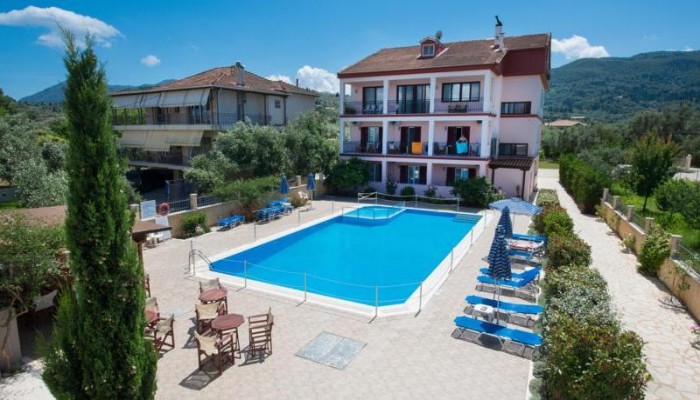 Christina Studios poza 0