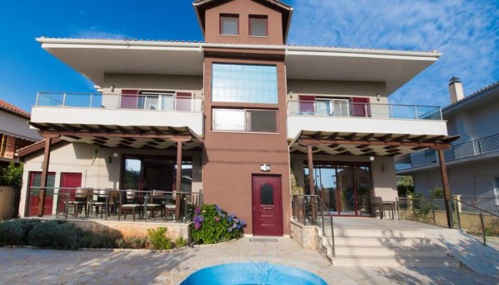 Christina Studios poza 2