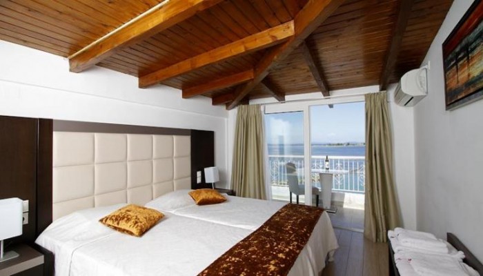 Nirikos Hotel poza 1