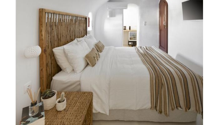 Hotelul Nano Suites Santorini poza 2